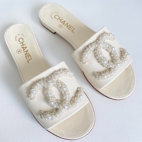 pearl chanel mules 37